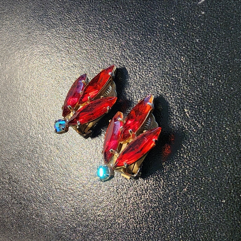 Clip-on Red Crystal Earrings - Picture 3 of 6